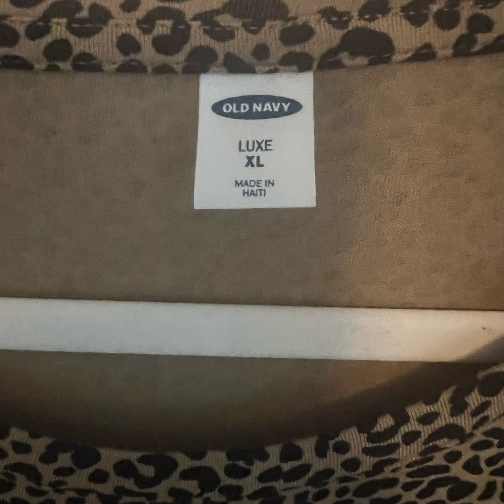 Old Navy Luxe Tshirt- XL - Picture 2 of 3